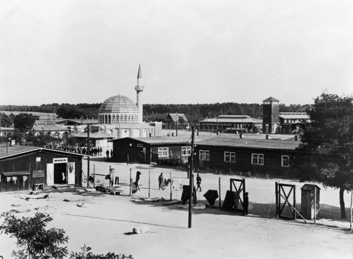 Výcvikový kemp s mešitou poblíž Berlína
