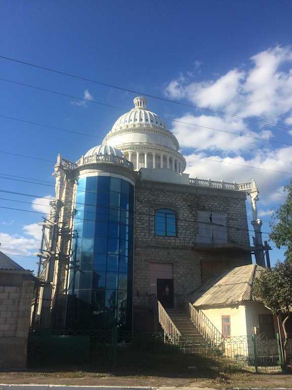 Cikánská architektura v Soroce je světový unikát.