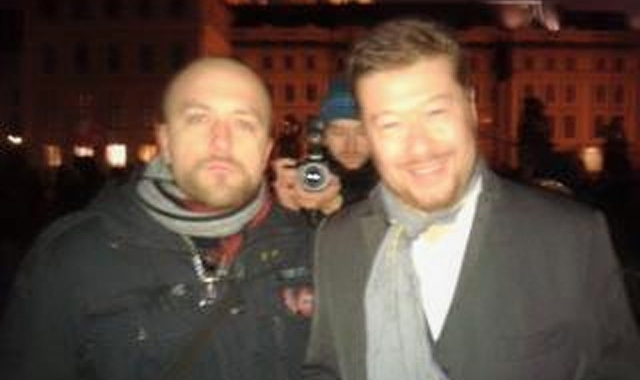 Tomio Okamura si nikdy nepamatuje s kým se fotí, přestože byl Pechance navštívit již ve vězení.