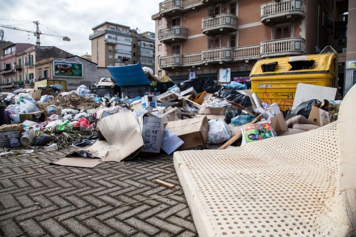 Palermo se taktéž potýká s problémy s popelářskými odbory, ale nezasvěcený turista nepozná vůbec nic.