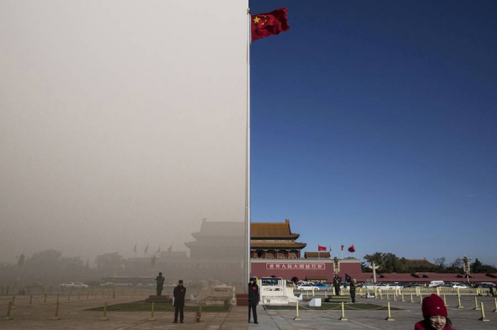 Náměstí Tiananmen stačil jediný den na to, aby se proměnilo k nepoznání. 