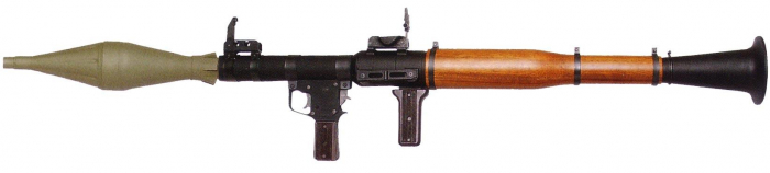 Moderní RPG, označovaný i jako ‚pancéřovka‘ není ani bazuka (což byla americká zbraň z 2. světové války), ani raketomet (což je salvová zbraň větší ráže). 