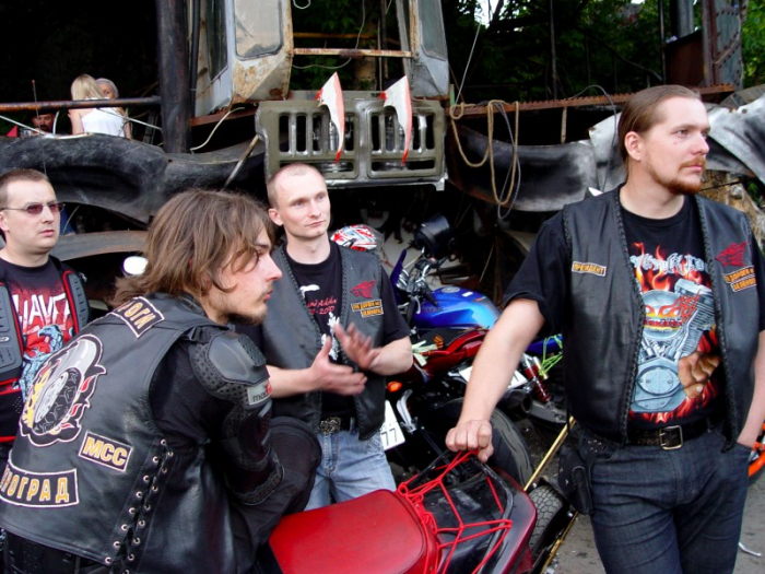 Proto se Three Roads začali kamarádit raději s americkými Bandidos.