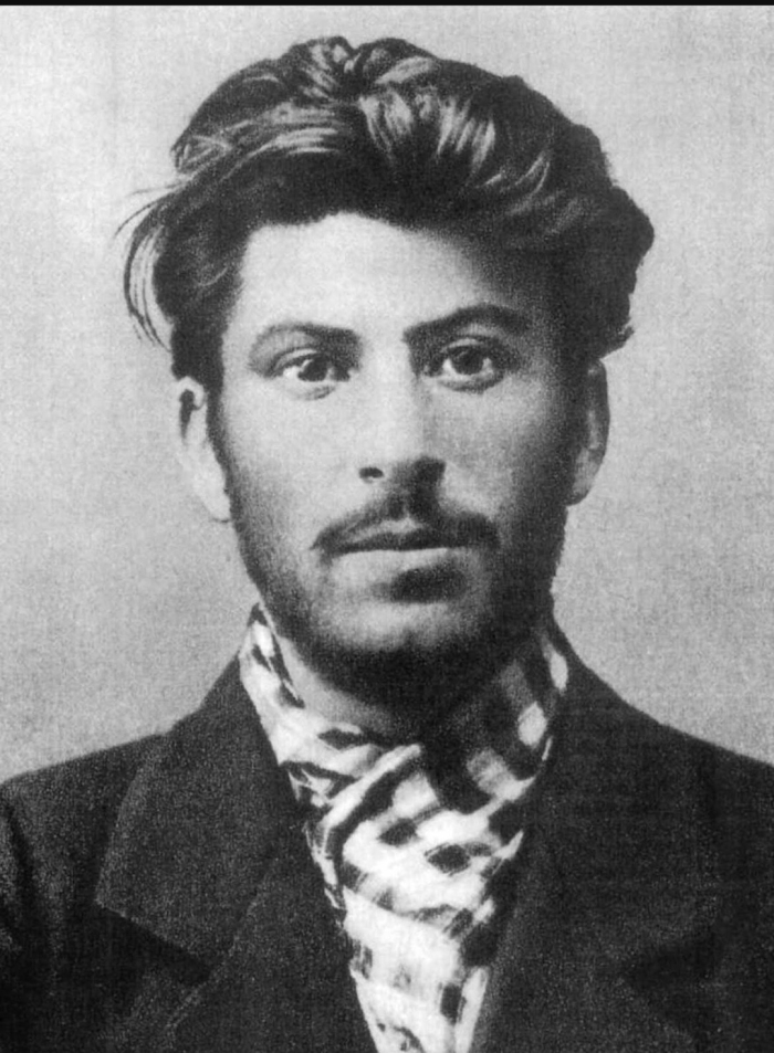 mladý Stalin