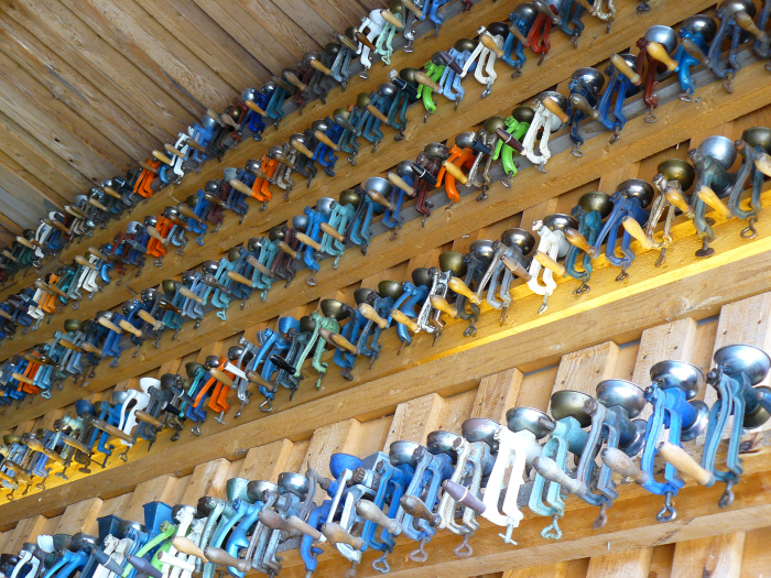 Sbírka ručních mlýnků na mák obsahuje více než 2000 kousků. 