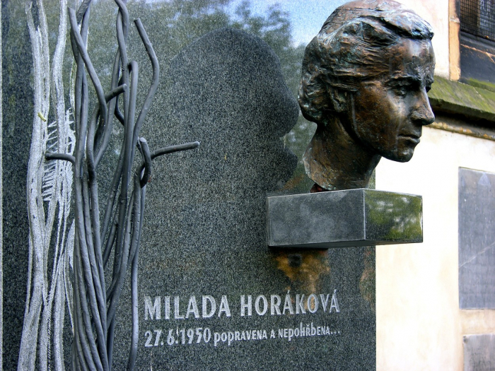 Milada Proč by neměla mít Milada Horáková svůj pomník! – G.cz