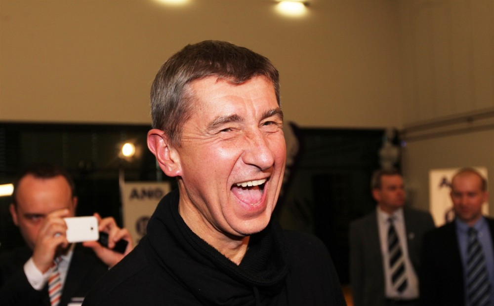 Andrej Babiš se může klidně smát. Jeho vydání do rukou spravedlnosti je vzdálenější než kdy dřív.