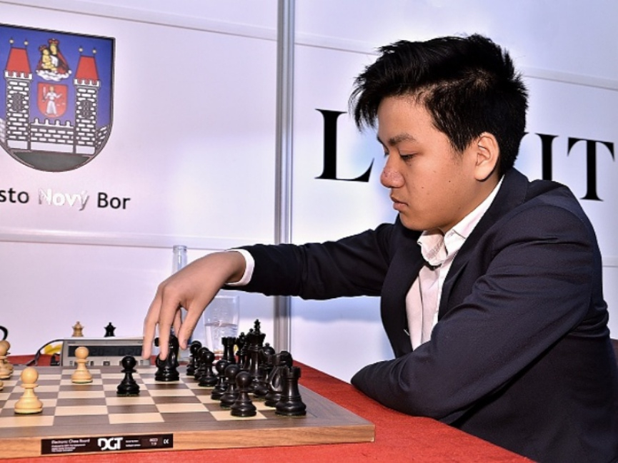 Thai Dai Van Nguyen je nejmladším českým šachovým velmistrem, díky jeho etnickému pvůdou má navíc takový úspěch v současné společenské náladě zásadní přesah.