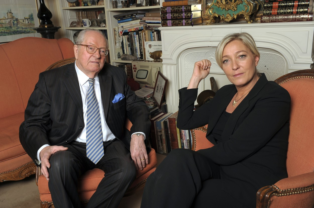 Marine Le Penová se svým otcem Jean Marie Le Penem. Oba doplatili na to, že pro většinu Francouzů je jejich politika prostě moc extremistická.