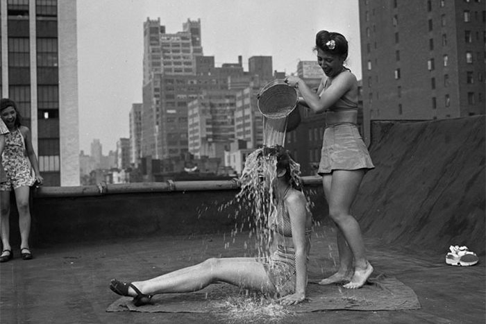 Kbelíková výzva (Ice Bucket Challenge) má starší původ, než bychom se mohli domnívat. Toto se odehrálo v New Yorku v roce 1943.