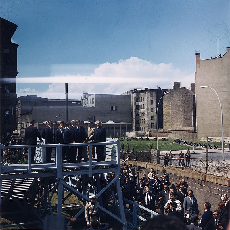 John F. Kennedy a jeho návštěva Berlínské zdi.