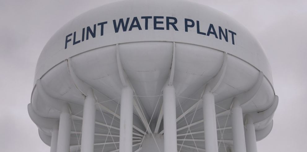 Město Flint se s problémy s vodou potýká už od roku 2014.