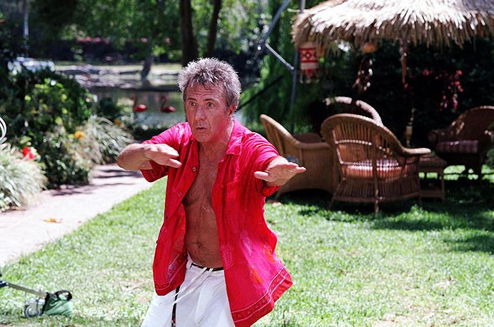 Dustin Hoffman v komedii Jeho fotr, to je lotr! (2004)