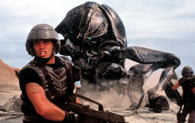 Film Hvězdná pěchota byl natočen v roce 1997 podle stejnojmenné knižní předlohy Roberta A. Heinleina.