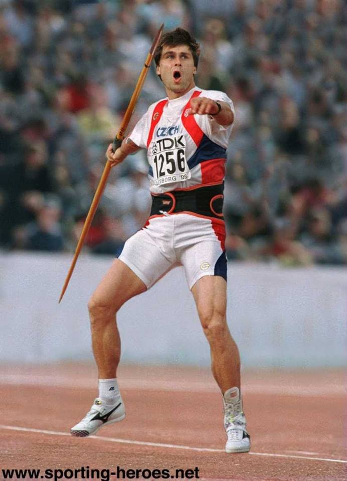 Jan Źelezný je držitelem  držitel současného světového rekordu v hodu oštěpem. V roce 1996 hodil 98,48 metru. Dodnes nebyl překonán.