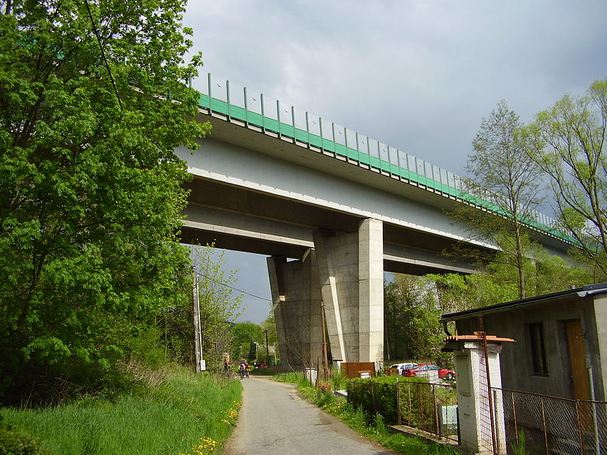 Pohled na dálniční most u Hvězdonic