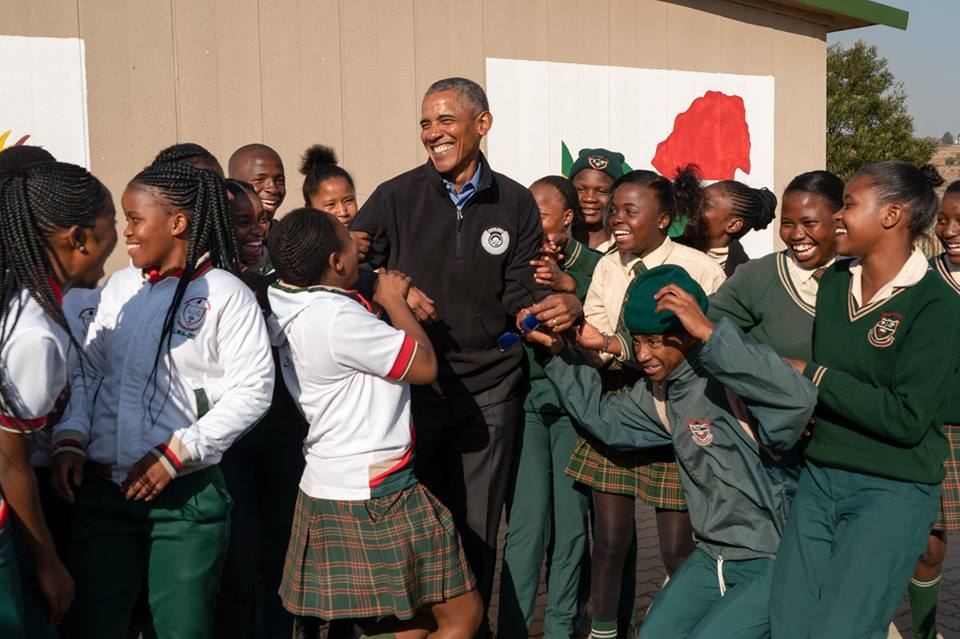 Obama se studenty v jihoafrickém Johannesburgu.