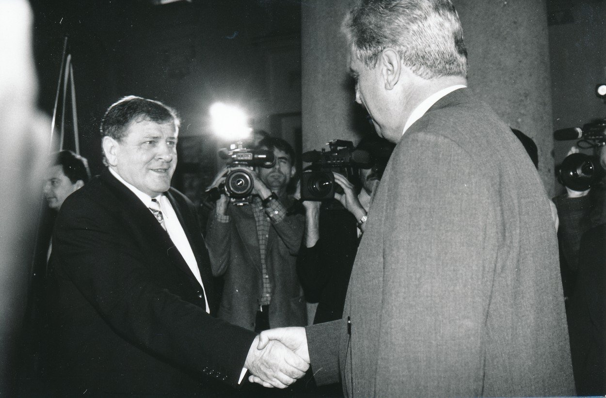 Valdimír Mečiar na snímku s českým prezidentem Zemanem. Mečiar je považován za ideového vůdce Kováčova únosu.