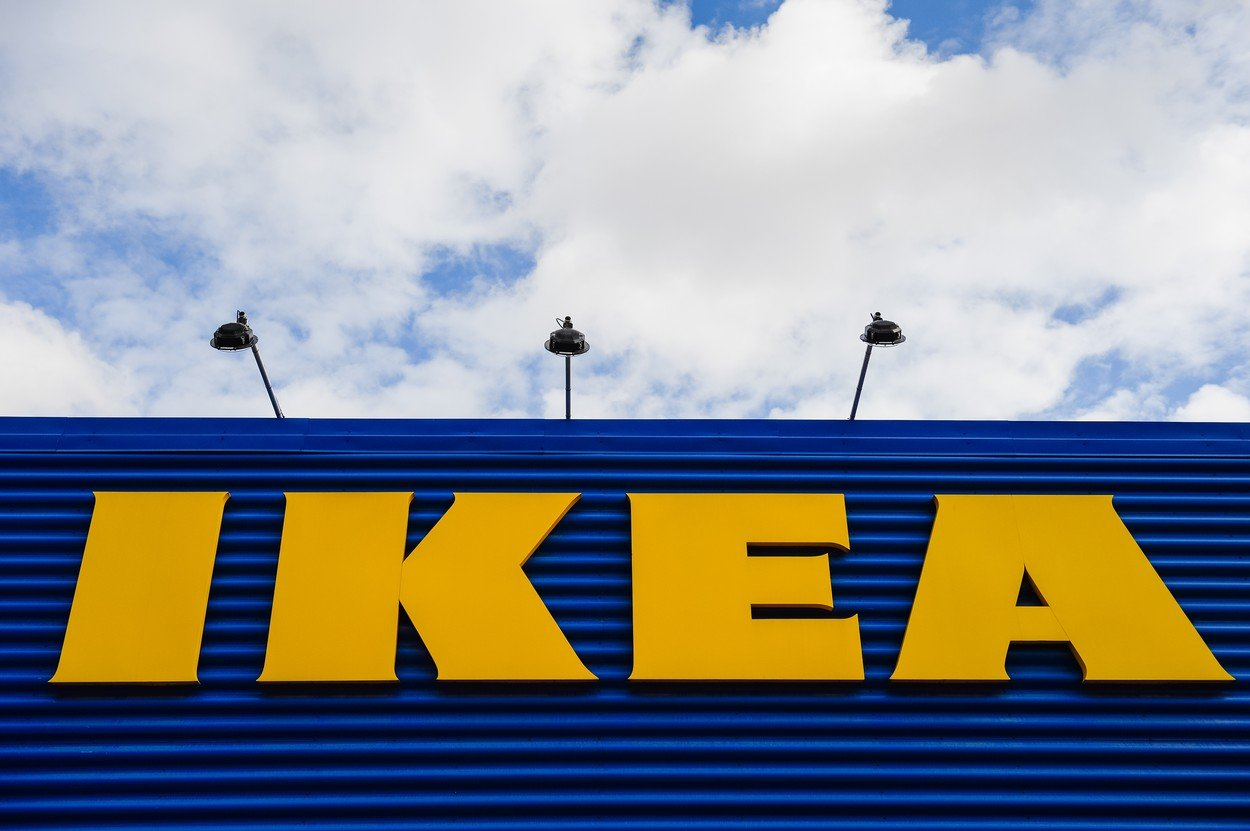 Firmu IKEA Kamprad založil v sedmnácti letech, když za vzorné studium dostal finanční obnos od otce.