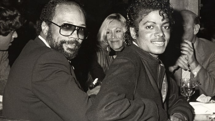 Jones mimo jiné stojí za Jacksonovým albem Thriller. S králem popu jej pojil vztah nejen pracovní, ale i přátelský.