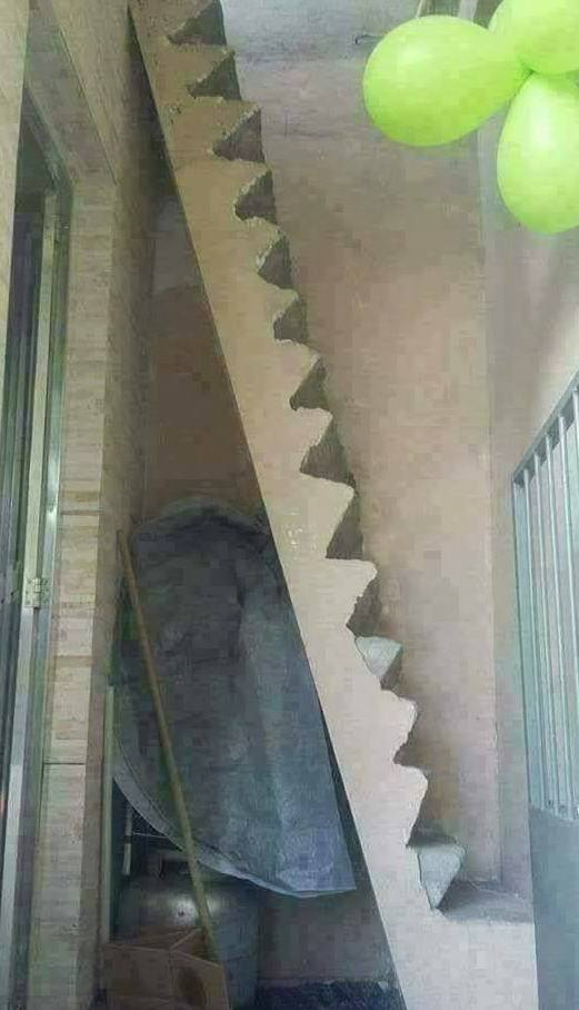 Hodně příkré schodiště