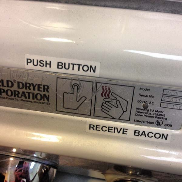 Zmáčkněte tlačítko a odeberte slaninu