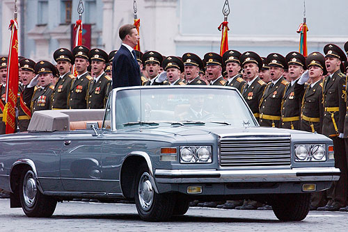 Na výrobu luxusních vozů se specializovala moskevská automobila ZIL. Poslední luxusní limuzínou byl model 115, později přejmenovaný na ZIL-4104.