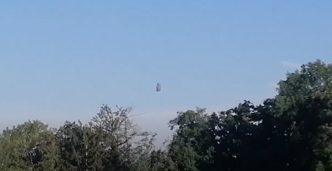 UFO ve tvaru zvonu zachyceno ve Švýcarsku na video, 2020