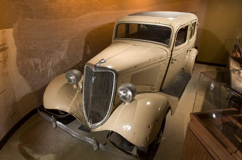 Auto, ve kterém byli rozstříleni Bonnie a Clyde, Alcatraz East Crime Museum.