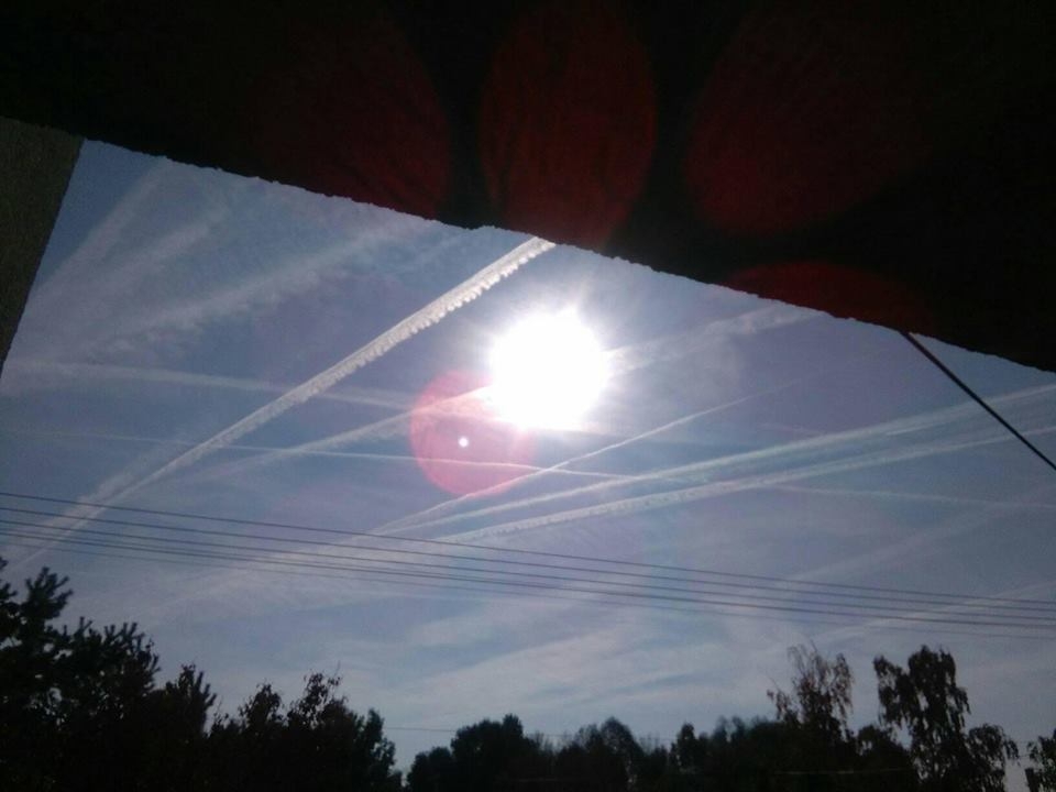 Ve facebookových skupinách věnovaných chemtrails je mnoho krásných fotek mraků.