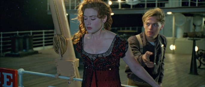 Proč se Jack vrátil v čase a nechal se potopit spolu s Titanicem? Aby zachránil Rose před sebevraždou a obětoval kvůli tomu všechny ostatní na palubě.