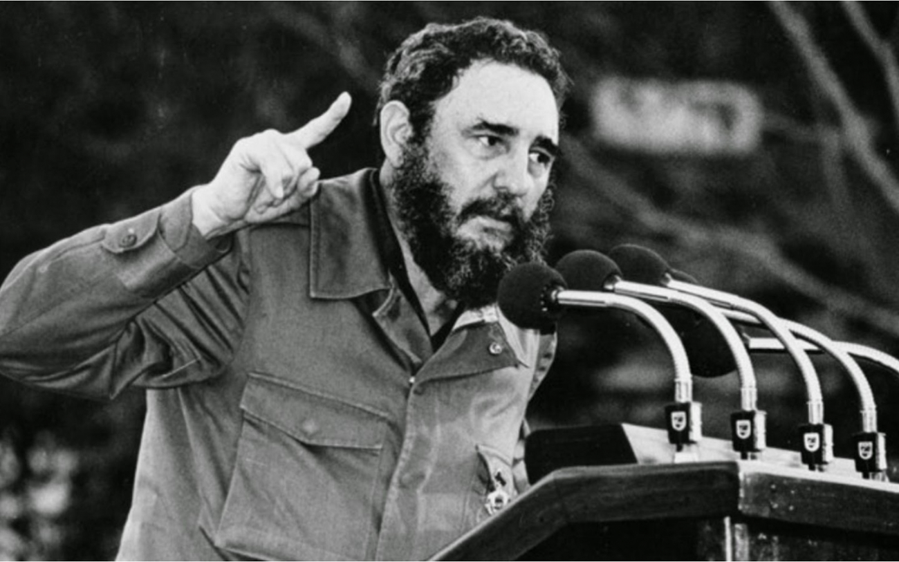Mezi „vousáče“ (barbudos) patřil i Fidel Castro.