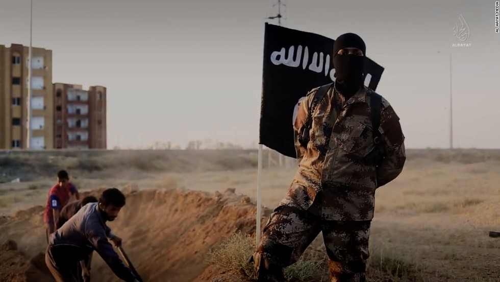 Ahmed Mohraví na videozáznamu, kde se jménem ISIS přihlásil k výsledkům voleb USA