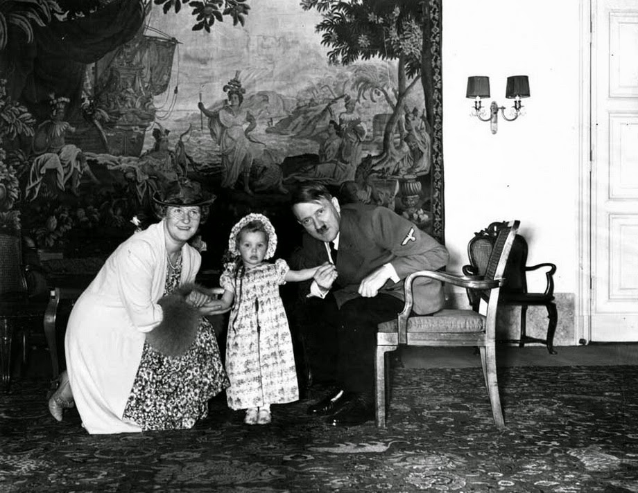 Emmy Göring(ová) byla německá herečka, druhá manželka Hermanna Göringa.