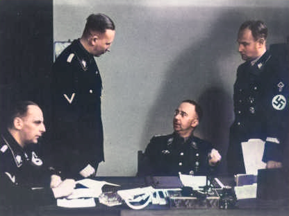 H. Himmler se společníky