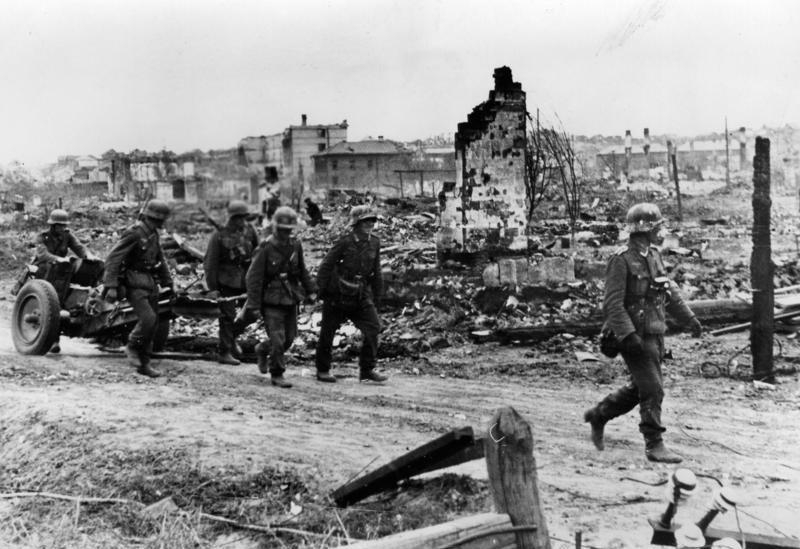 Na žádném ze snímků z bitvy u Stalingradu není nikde Schapiro vidět. Je jasné, že se této akce nezúčastnil