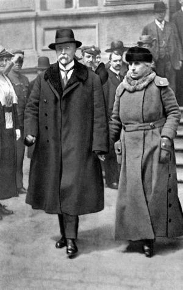 Tomáš Garrigue Masaryk byl věrným manželem své ženy Charlotte. Když ale zemřela, rozhodl se, že jeho život nekončí.