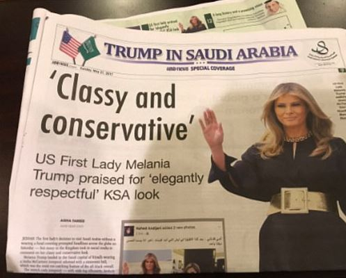 Melania Trumpová si v Saúdské Arábii odmítla zahalit vlasy šátkem a chovala se jako sebevědomá žena. Nikoho neurazila, naopak se v tamním tisku dočkala pochvaly.