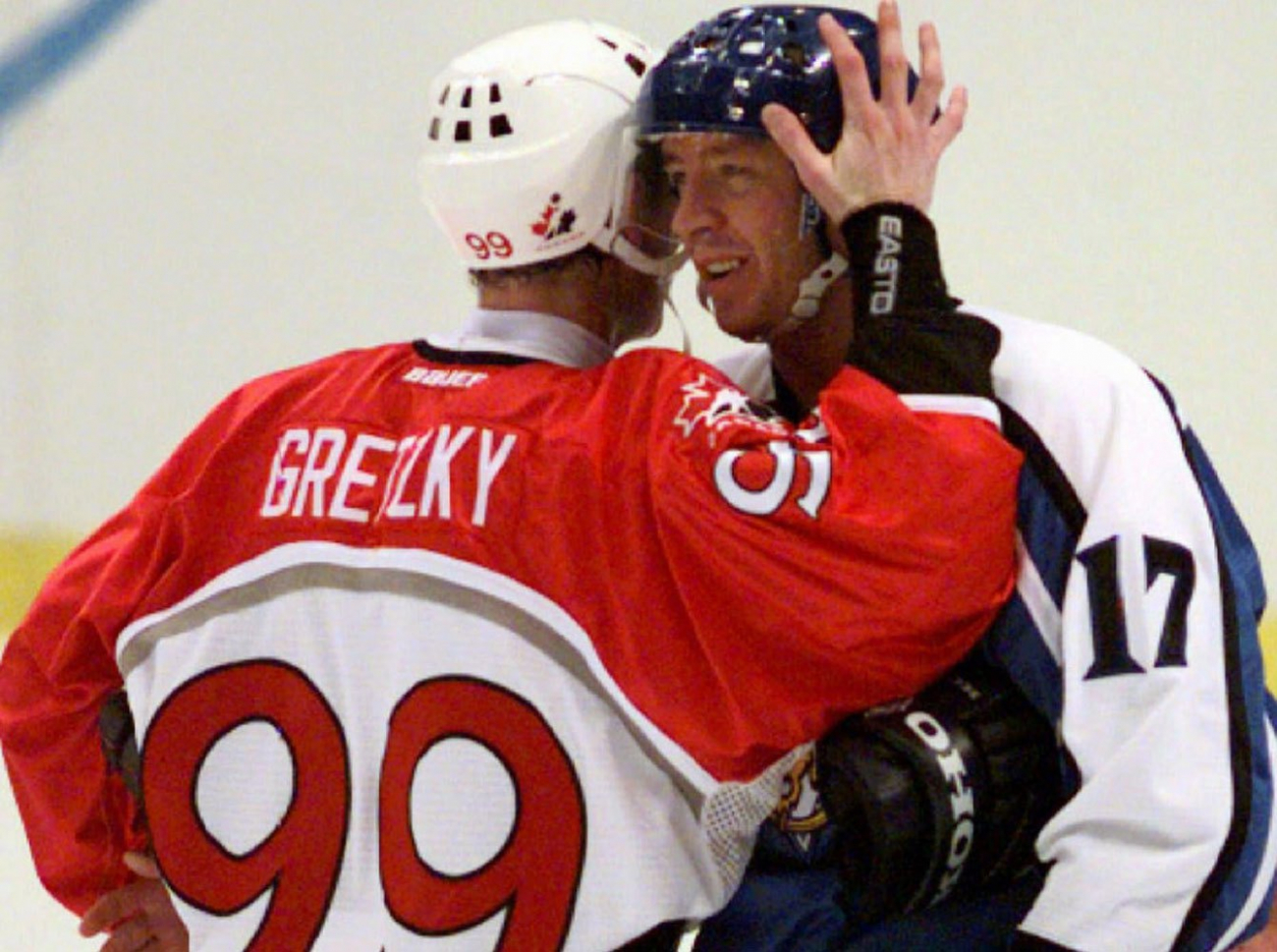 Kurri se svým dlouholetým spoluhráčem a přítelem Gretzkym na ZOH Nagano