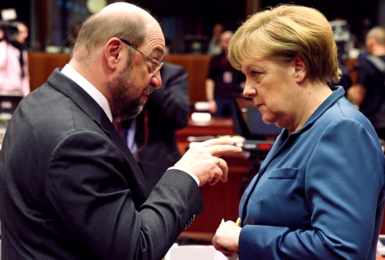 Martin Schulz jako předseda SPD a Angela Merkelová v čele CDU hrají o volební vítězství a post kancléře.
