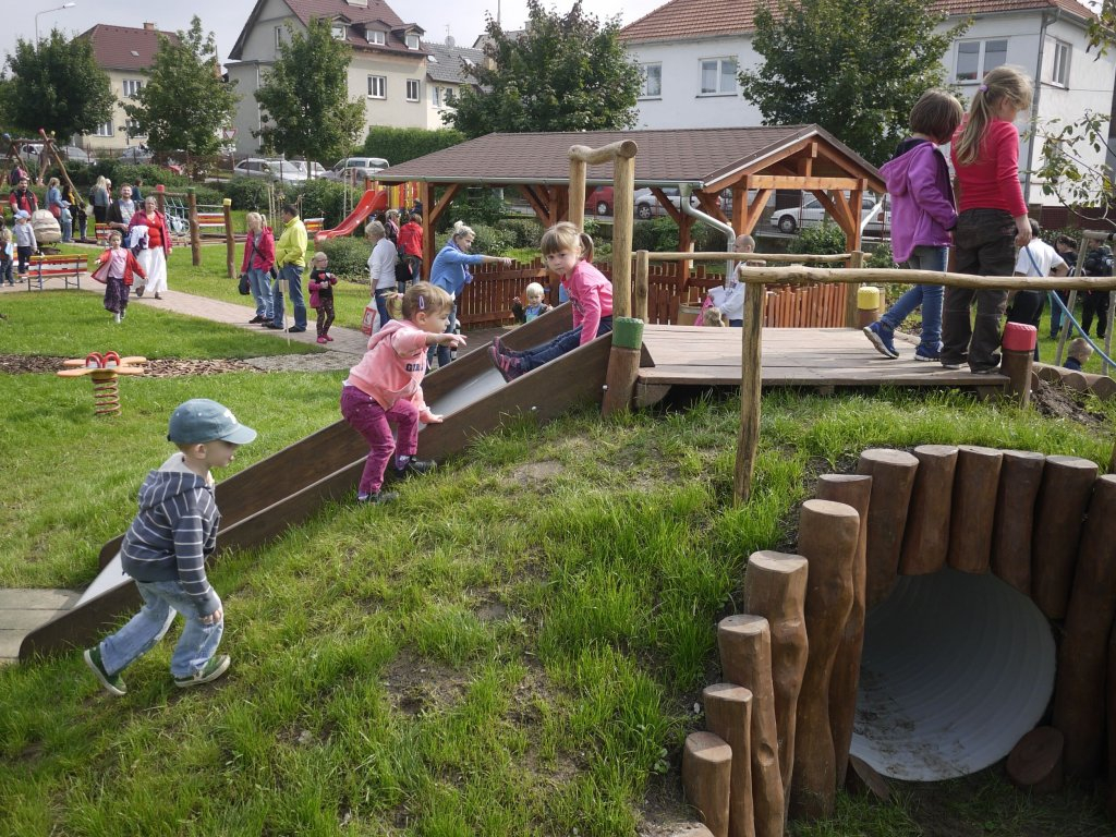 Docházka na prolejzačky bude povinná. Na středeční výlety s tatínkem do lesa mohou pětiletí caparti ročník 2012 a výš zapomenout.