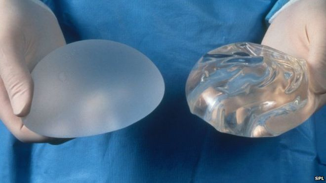 "Tyto implantáty vám narvu do ňader a dostanu vás z patnácté stránky Rytmu života na titulku v Blesku"