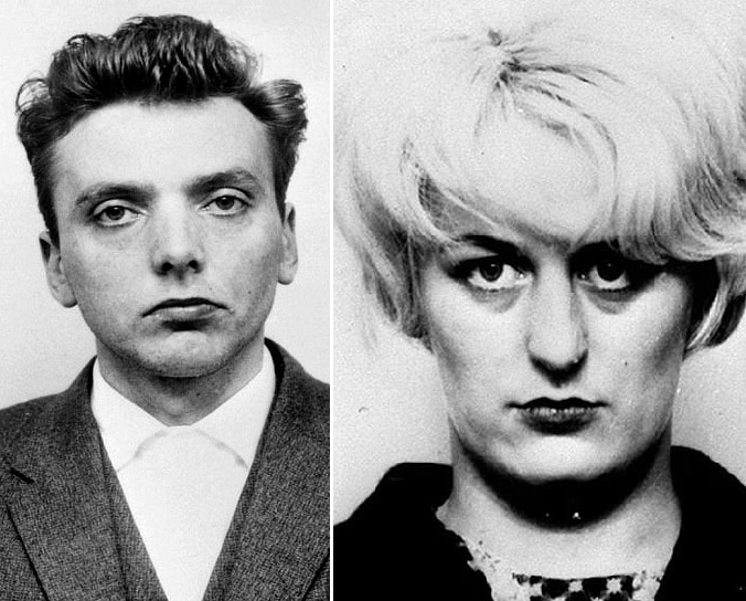 Policejní fotky Bradyho a Hindleyové po zatčení. Celá Británie volala po jejich popravě, smrti unikli jen díky zrušení trestu smrti.