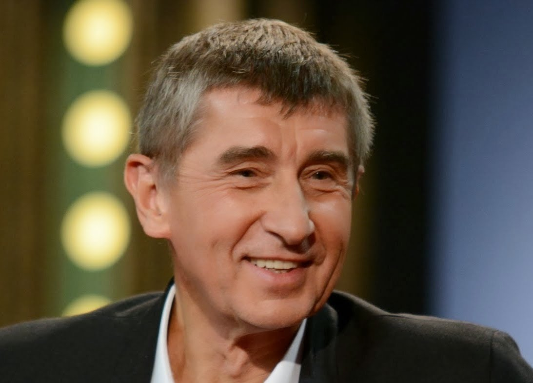 Andrej Babiš za ministryní Malou i nadále stojí