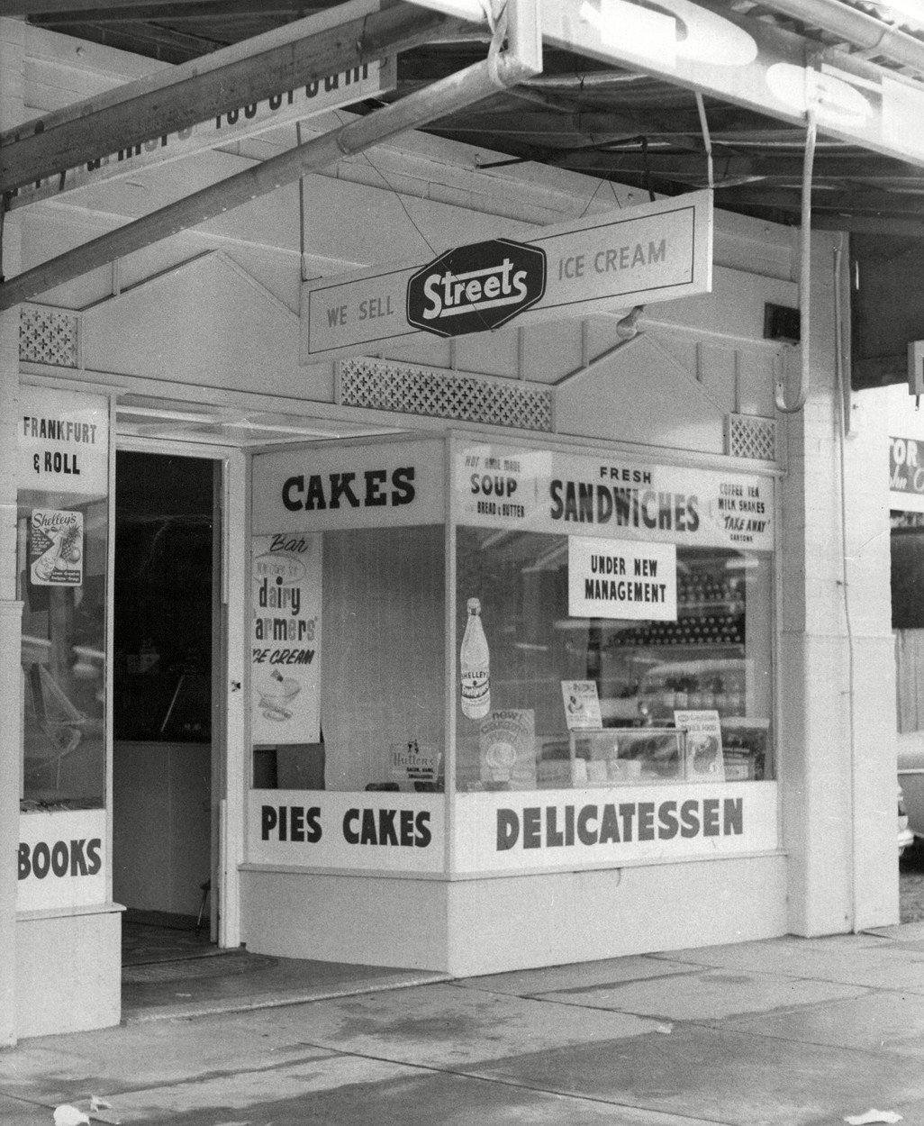 Pouliční stánek s občerstvením, který v australském Sydney vlastnil a provozoval William MacDonald, vypadá poměrně přívětivě a podle všeho se tu daly sehnat i nějaké ty laskominy s masem...