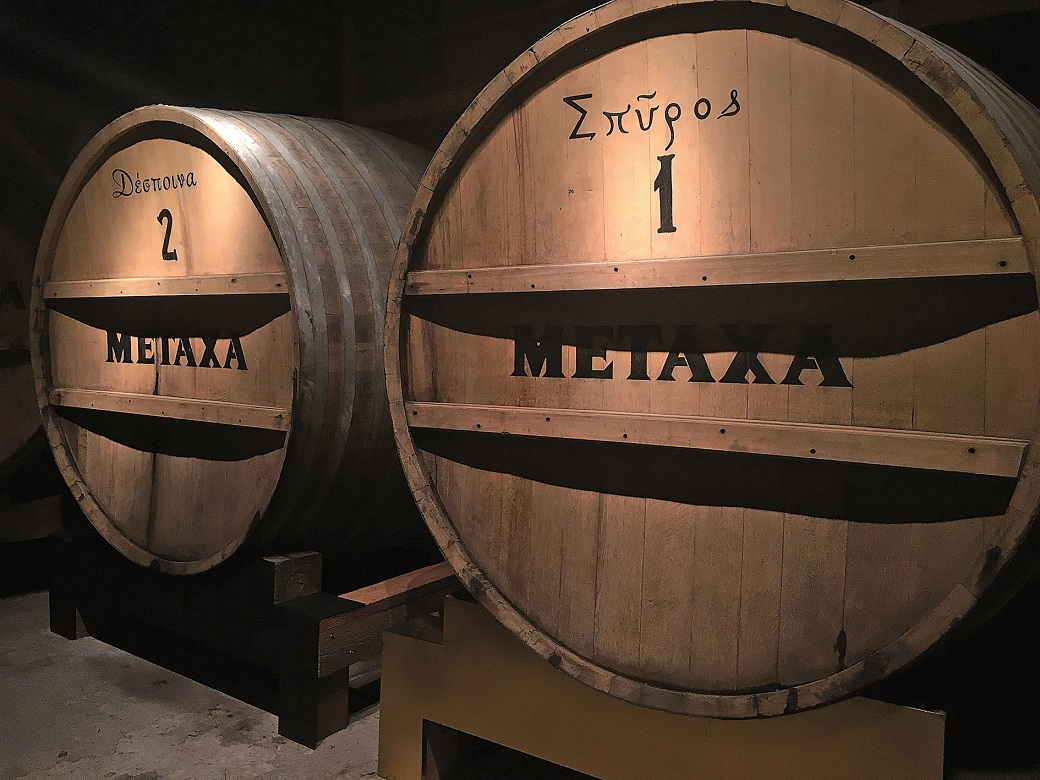 Legendární Sud číslo 1 střeží desítky let starou směs brandy a muškátového vína s příměsí výtažků bylin a růžových květů.