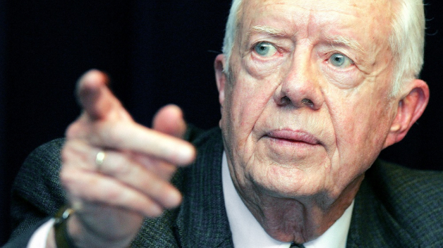 I v 93 letech exprezident Jimmy Carter sleduje aktuální dění a vyjadřuje se k němu.