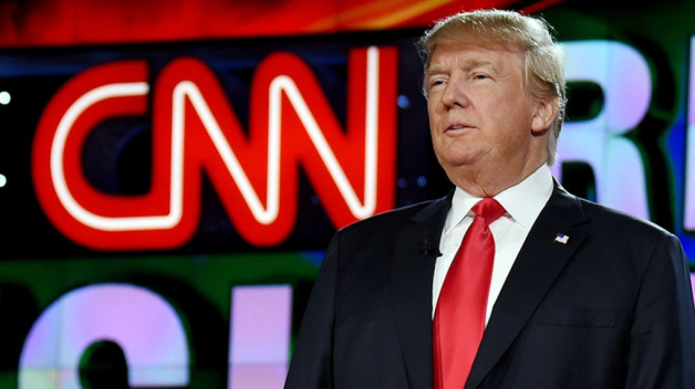 Vzájemná nenávist Trumpa vůči CNN je pověstná. Problém nastává, když se do ní zpravodajská stanice snaží zatáhnout další lidi.