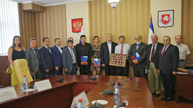 Setkání české delegace s premiérem autonomní republiky Krym Sergejem Aksjonovem. 