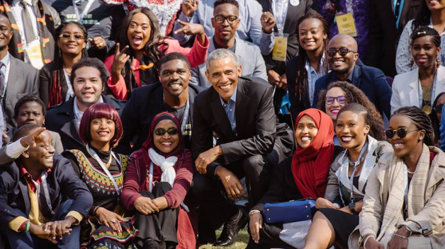I když už není ve funkci, pořád je v jednom kole. Věnuje se práci pro neziskovou nadaci Obama Founda.tion
